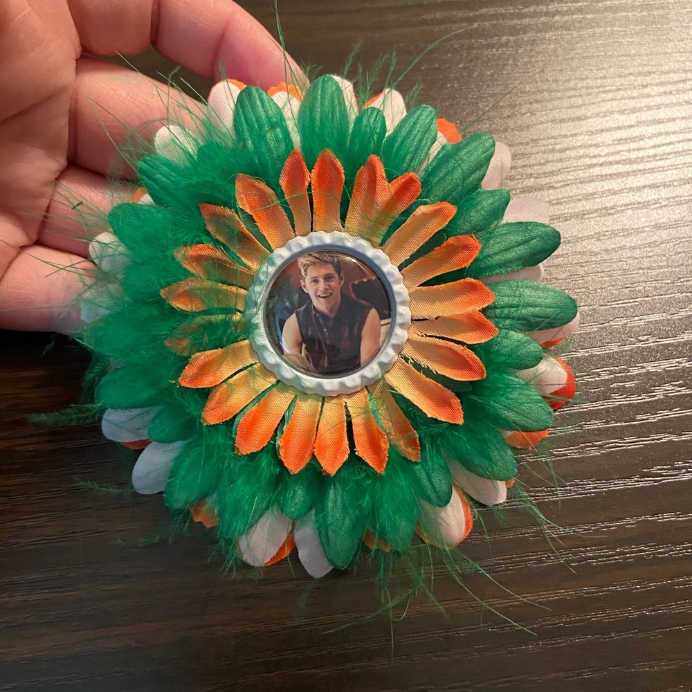 Niall hair flower